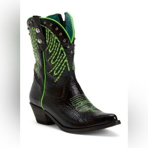 CORRAL WOMEN'S FLUORESCENT EMBROIDERED AND STUDDED WESTERN BOOTS